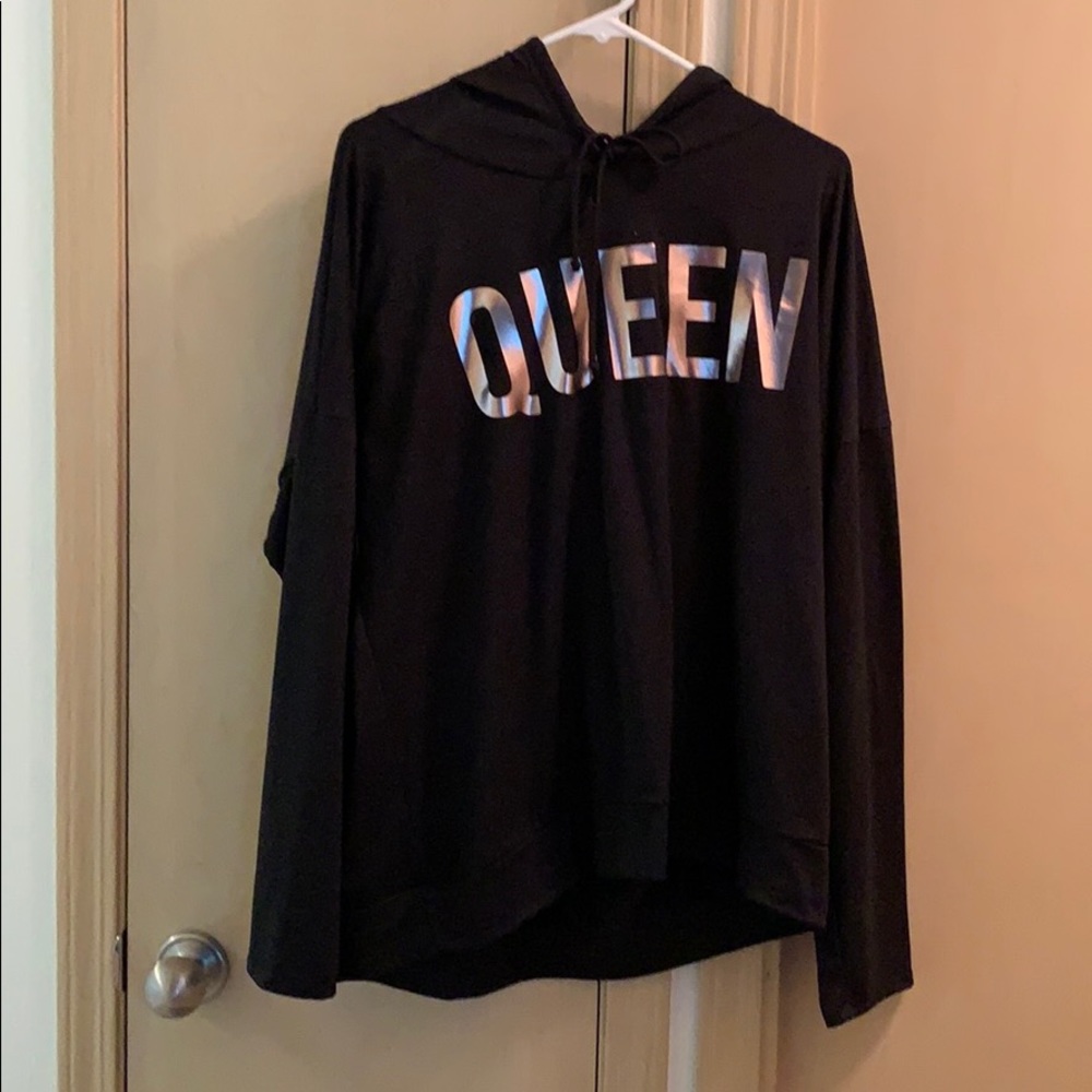🔥Hooded “Queen” shirt